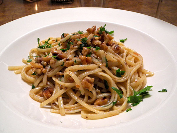 linguine_with_walnuts_anchovies