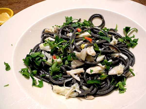squid_ink_spaghetti_crab