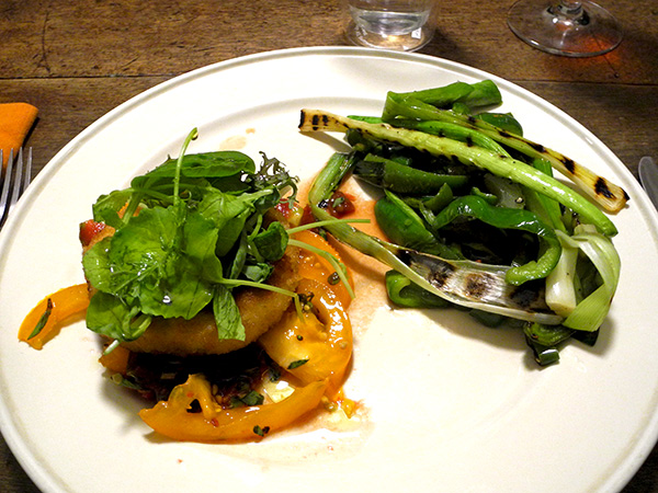 crab_cakes_tomatoes_green_peppers