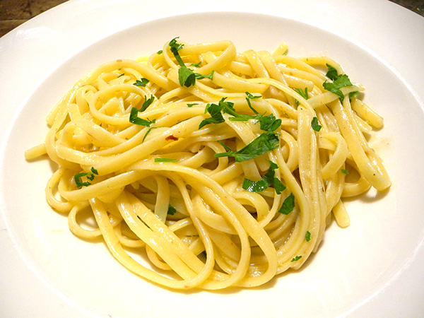 midnight_pasta_garlic_anchovy_capers_chili