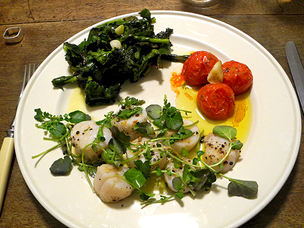 scallops_cress_tomato_rapini