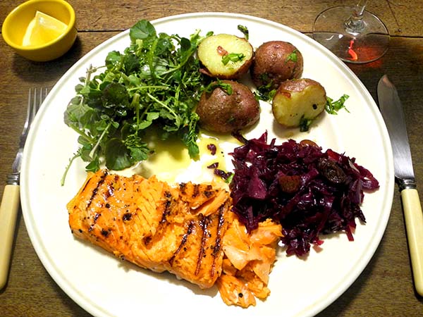 salmon_red_cabbage_cress_potato