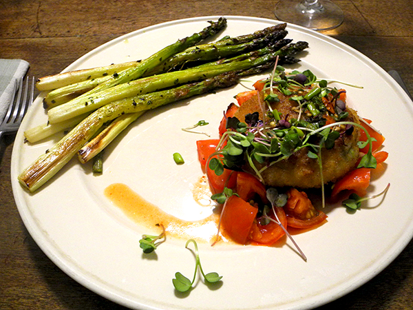 crab_cake_asparagus