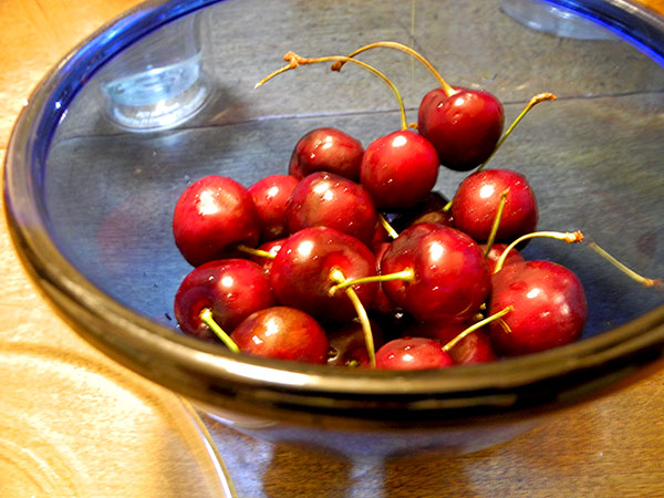 cherries_blue_bowl