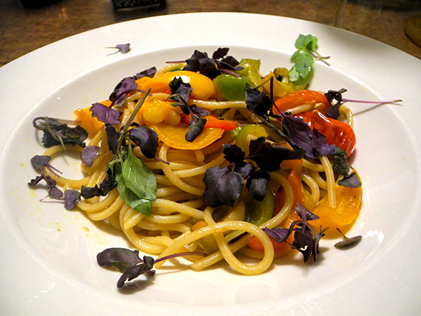 spaghetti_peppers_chili_basil