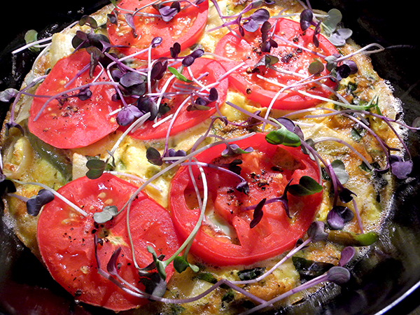 tomato-pepper-pasta-frittata