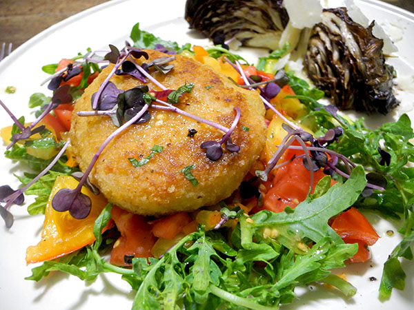 crab_cake_salsa_arugula_radicchio