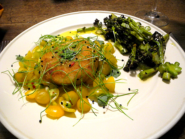 crab_cakes_broccoli