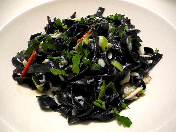 squid_ink_fettucine