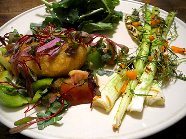 crab_cake_leek_arugula
