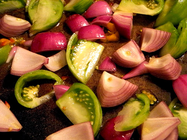 green_tomato_red_onion
