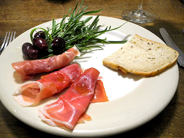 prosciutto_minutina_olives