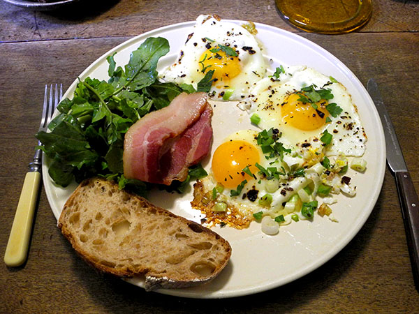 eggs_bacon_arugula_toast