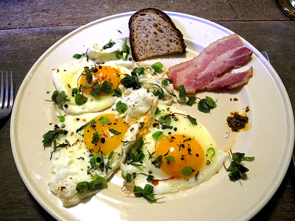 eggs_bacon_toast